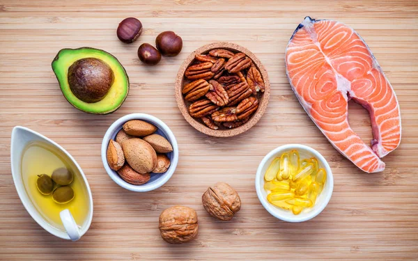 Wybór źródeł żywności omega 3 i tłuszczów nienasyconych. Super fo — Zdjęcie stockowe
