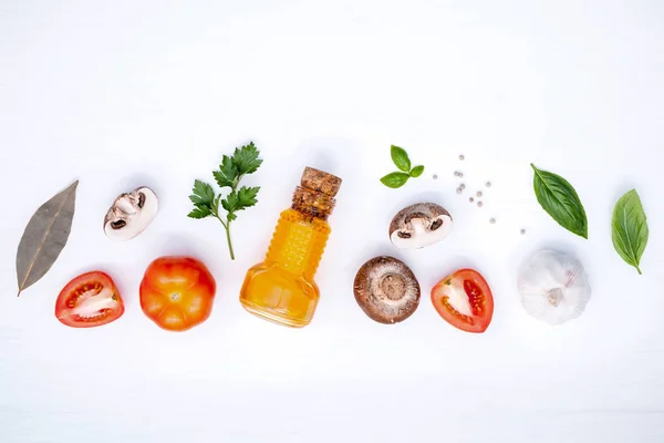 Konsep makanan Italia dan desain menu. Berbagai sayuran dan ing — Stok Foto