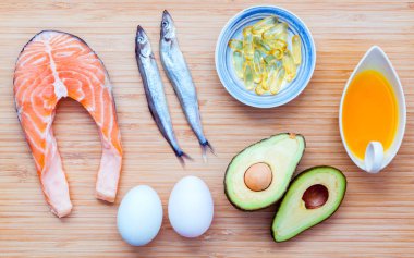 Omega 3 ve doymamış yağ seçimi gıda kaynakları. Süper fo