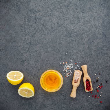 Limon salata sosu malzemeler limon, zeytinyağı, onu