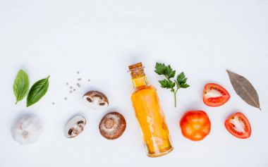 Çeşitli sebze ve makarna menüsü tatlı b yemek pişirmek için malzemeler