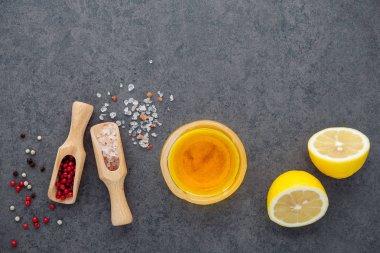 Limon salata sosu malzemeler limon, zeytinyağı, onu