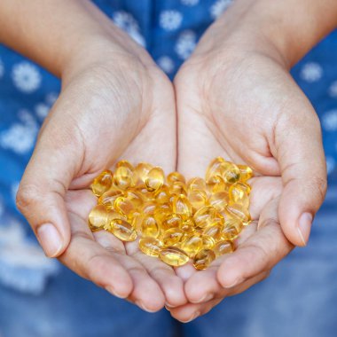 Jel kapsül omega 3 avuç. Balık oi kapsül kadar kapatın