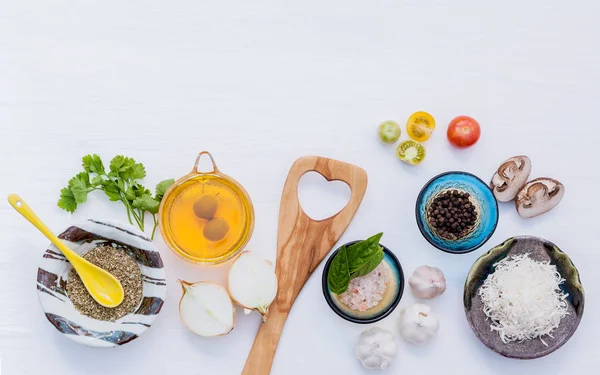 Различные овощи и ингредиенты для приготовления макарон меню сладкий b — стоковое фото