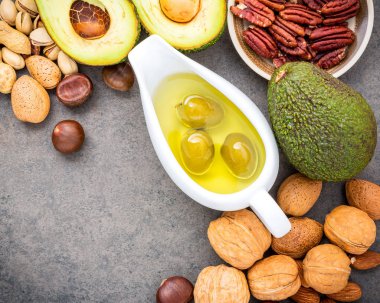 Omega 3 ve doymamış yağ seçimi gıda kaynakları. Superfoo