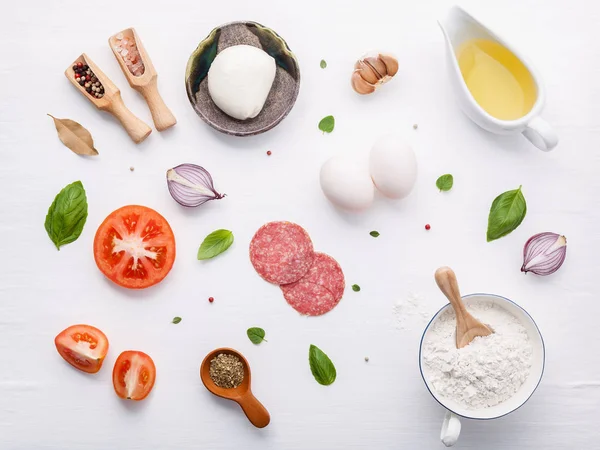 Ingredients Homemade Pizza Ingredients Sweet Basil Tomato Garlic Bay Leaves — Stock Photo, Image