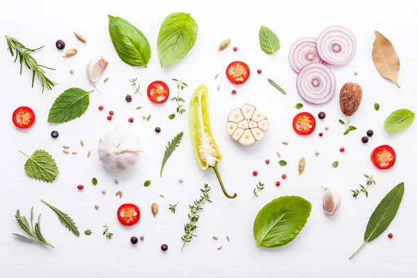 Berbagai Herbal Segar Untuk Bahan Masak Peppermint Kemangi Manis Rosemary — Stok Foto