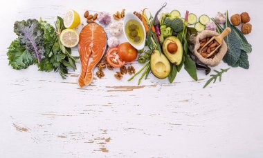 Ketojenik düşük karbonhidrat diyet konsepti. Sağlıklı yiyecekler için gerekenler 