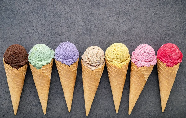 Various of ice cream flavor in cones blueberry ,lime ,pistachio — Stock Photo, Image
