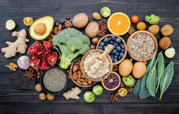 Ingredientes para la selección de alimentos saludables. El concepto de sanar — Foto de Stock