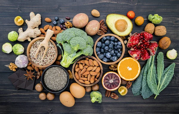 Ingredienti per la selezione di alimenti sani. Il concetto di guarire — Foto Stock