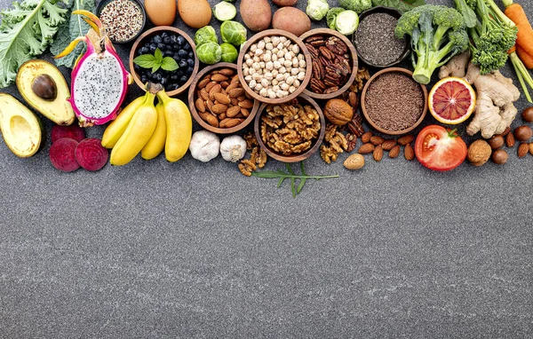 Składniki do wyboru zdrowej żywności. Koncepcja uzdrowienia — Zdjęcie stockowe