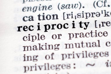 Karşılıklılık sözcüğünün sözlük tanımı, seçici odak.