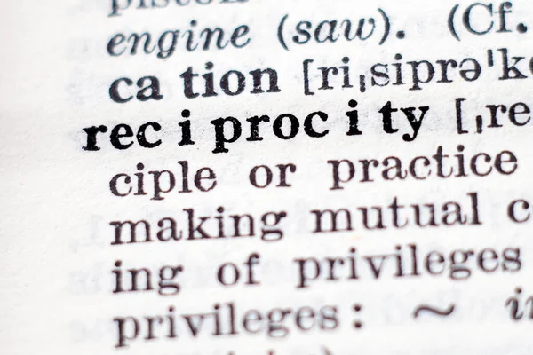 Karşılıklılık sözcüğünün sözlük tanımı, seçici odak.