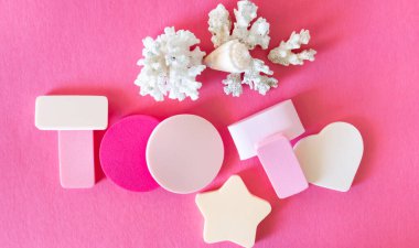 Çeşitli kozmetik süngerler.