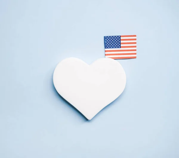 Американські прапори та серце. — стокове фото