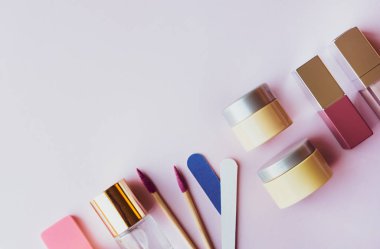 Çeşitli kozmetik ürünleri arka planı. 