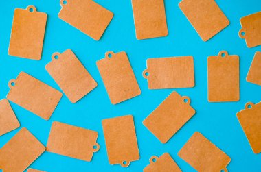 Kraft kağıt hediye etiketleri arka plan.