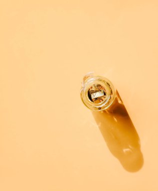 Ataçlı cam kavanoz..