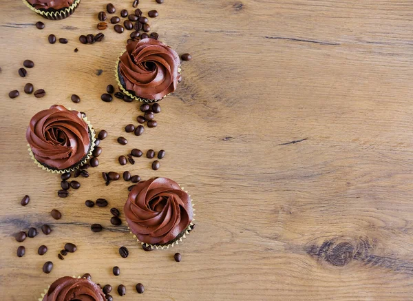 Cupcakes Chocolat Noir Sur Fond Table Brun Bois Concept Des — Photo
