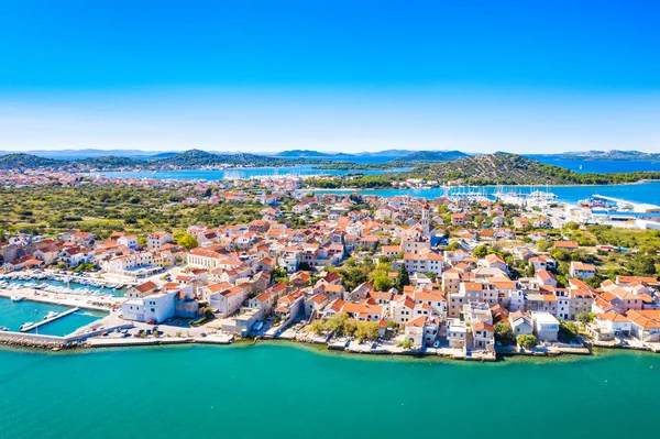 Chorwacja Wyspa Murter Piękne Nadmorskie Miasteczko Turystyczne Betina Adriatyku Widok — Zdjęcie stockowe