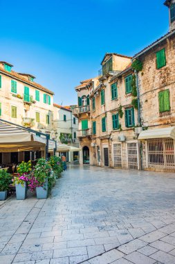 Hırvatistan, Split kenti, Eski Kent 'in Diocletians Sarayı' ndaki Meyve Meydanı 'ndaki eski Romen evleri