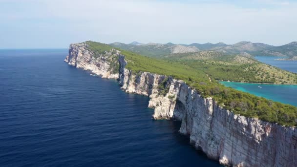 Útesy Nad Mořem Břehu Přírodního Parku Telascica Ostrov Dugi Otok — Stock video