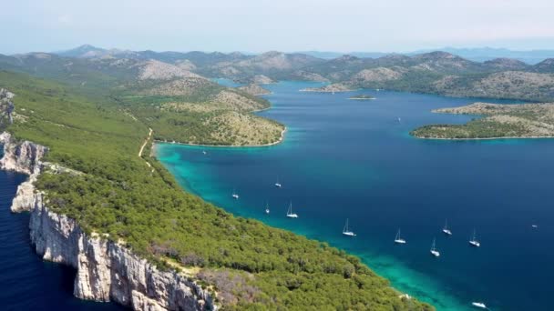 克罗地亚Dugi Otok岛Telascica自然公园海岸上方海面上的悬崖 壮观的亚得里亚海景 — 图库视频影像