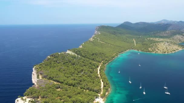 Útesy Nad Mořem Břehu Přírodního Parku Telascica Ostrov Dugi Otok — Stock video