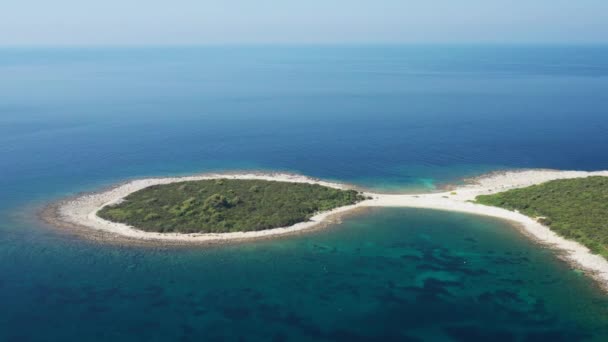 Kroasia Pantai Adriatik Tanjung Berbatu Laut Pirus Air Biru Jernih — Stok Video