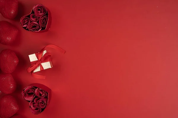 Gift box and heart shaped boxes with roses — 스톡 사진