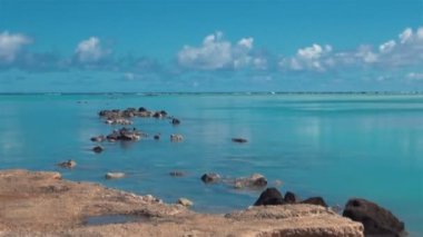 Aitutaki Göl Kayalıkları Kayalık Deniz Manzarası Rocky Shore Mercan Sahili ve Mavi Su Aşçısı Adaları