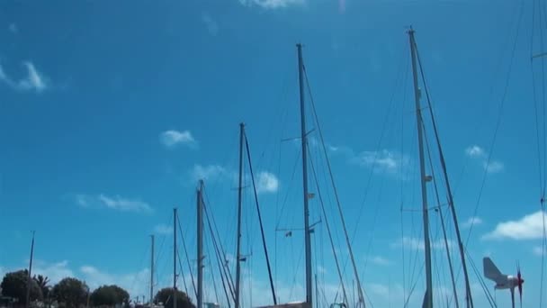RAROTONGA, COOK ISLANDS - 6 июля 2013 г.: гавань Аваруа или гавань Аватиу Марина в порту Аватиу Раротонга Острова Кука — стоковое видео