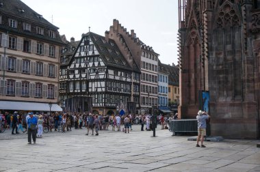 Strasbourg, Alsace, Fransa 07 / 22 / 2015: Strasbourg kentinin tarihi merkezi