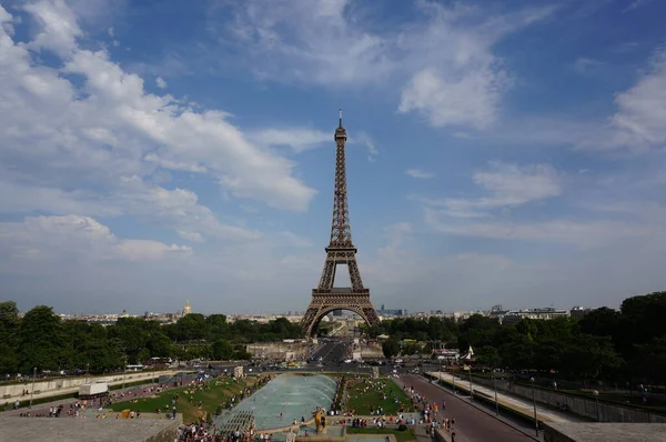 Eiffeltornet Sommardag — Stockfoto