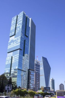 İstanbul, Türkiye - Kasım-10.2019: İstanbul Levent İlçesi. İş merkezlerinin hareketli bir bölgesi.