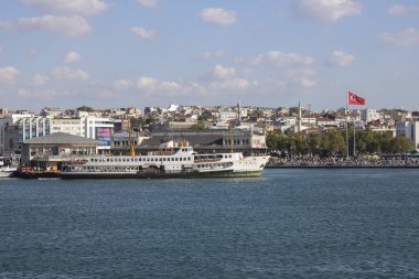 Türkiye - 31 Temmuz 2019: Kadıköy iskelesi ve feribot istasyonu, İstanbul, Türkiye