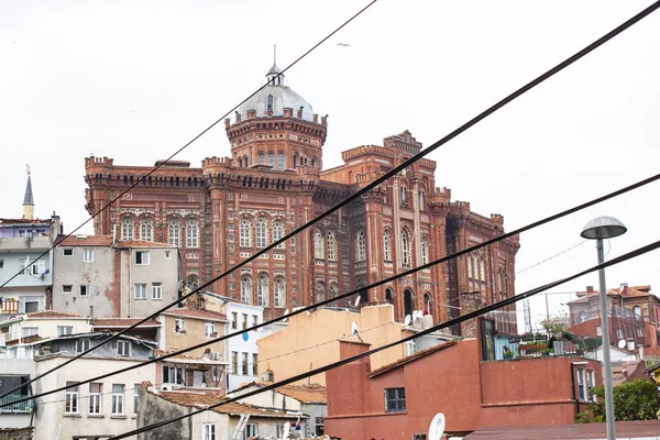 Histórico da velha escola grega. Istambul está localizado em balat . — Fotografia de Stock