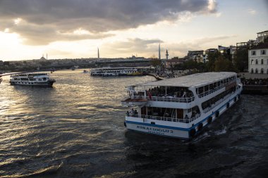 Altın Boynuz üzerindeki köprü fotoğraflandı. Gelecekte Galata Köprüsü ve Eminonu plajı görülebilir olacak..