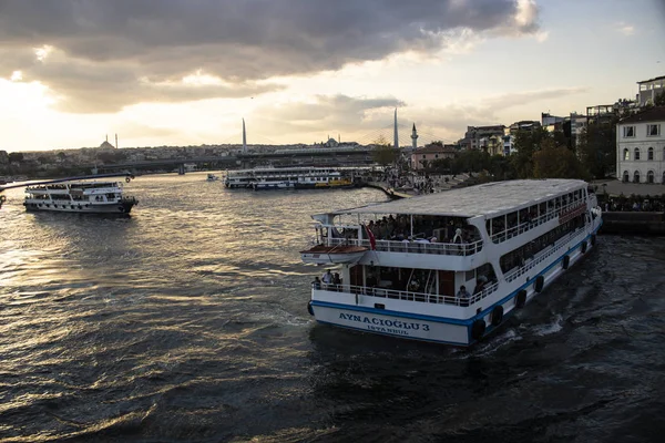 Altın Boynuz üzerindeki köprü fotoğraflandı. Gelecekte Galata Köprüsü ve Eminonu plajı görülebilir olacak..