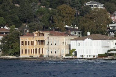 Boğaz 'daki büfeler. Boğaz 'daki gemiden çekilmiş..