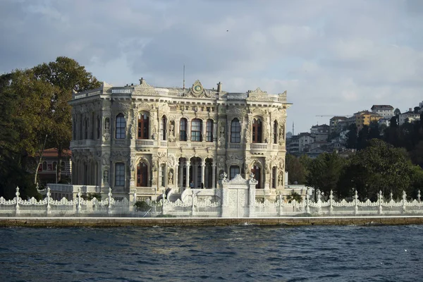 Palazzo Goksu, noto anche come Kucuksu Kasri, a Istanbul, Turchia . — Foto Stock