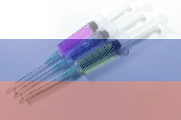 Trois Seringues Médicales Avec Des Liquides Bleus Verts Rouges Drapeau — Photo