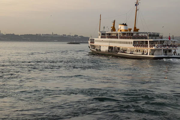 Istanbul Turquie Novembre 2019 Grands Transbordeurs Passagers Sur Mer Photographié — Photo