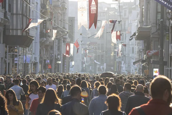 Estambul Turquía Octubre 2019 Las Personas Que Visitan Compran Están — Foto de Stock