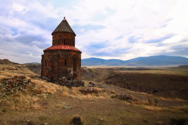 Şehir merkezine 42 km uzaklıktaki The City of Ani Kars 'ın güneydoğusunda yer alan Arpacay kalıntıları, 2012 yılında UNESCO tarafından Dünya Mirasları Geçici Listesi' nde yer aldı..