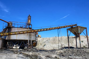 Çiğ kömür lavı fabrikasının bir bölümü. Tekirdağ, Türkiye