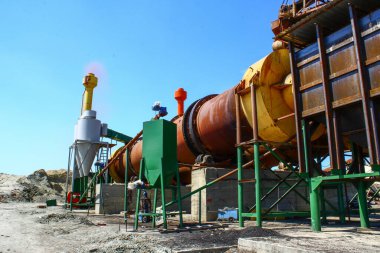Çiğ kömür lavı fabrikasının bir bölümü. Tekirdağ, Türkiye