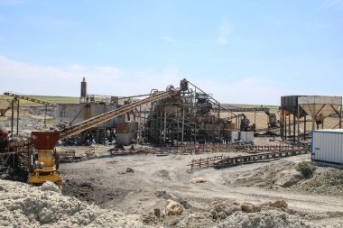 Çiğ kömür lavı fabrikasının bir bölümü. Tekirdağ, Türkiye