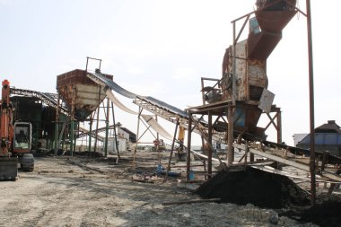 Çiğ kömür lavı fabrikasının bir bölümü. Tekirdağ, Türkiye